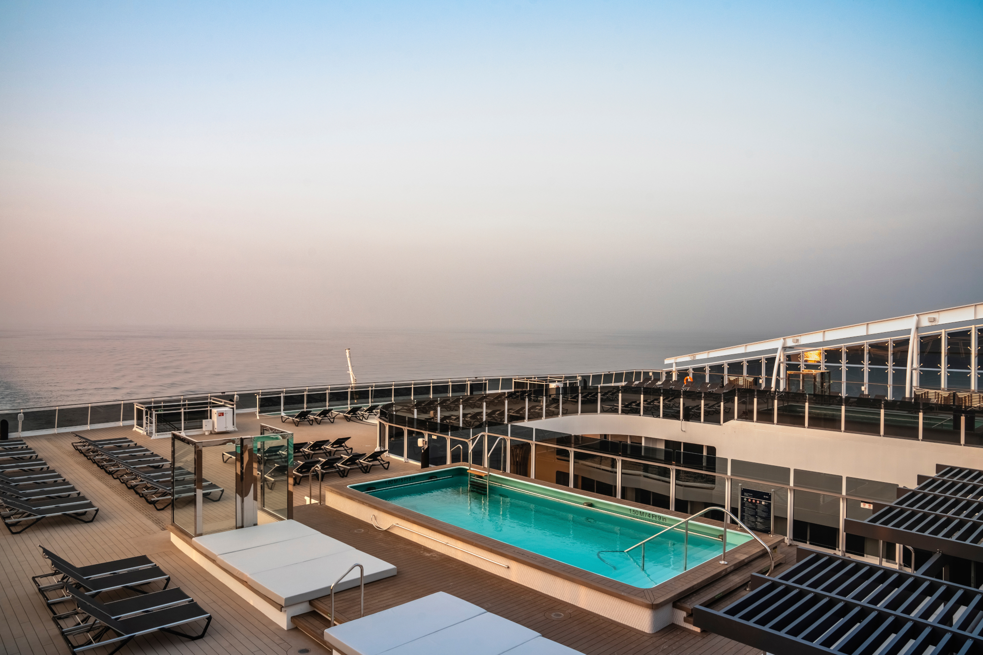 MyCruise MSC World-America Offentlige-arealer Pool-spa1